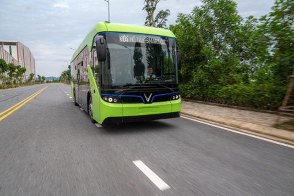 Vingroup chính thức chạy thử nghiệm xe buýt điện VinFast - 3 Vingroup chính thức chạy thử nghiệm xe buýt điện VinFast - 3