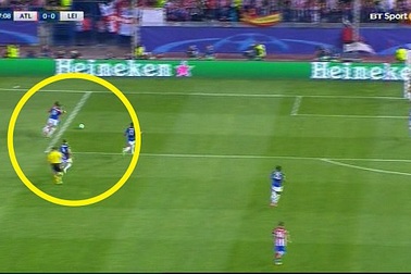 HLV Leicester City “nổi điên” vì quyết định oan nghiệt