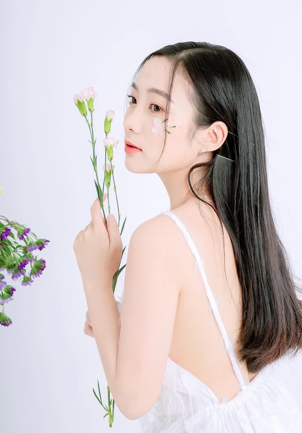 Cô giáo dạy Toán là mẫu ảnh kiêm photographer - 1 Cô giáo dạy Toán là mẫu ảnh kiêm photographer - 1