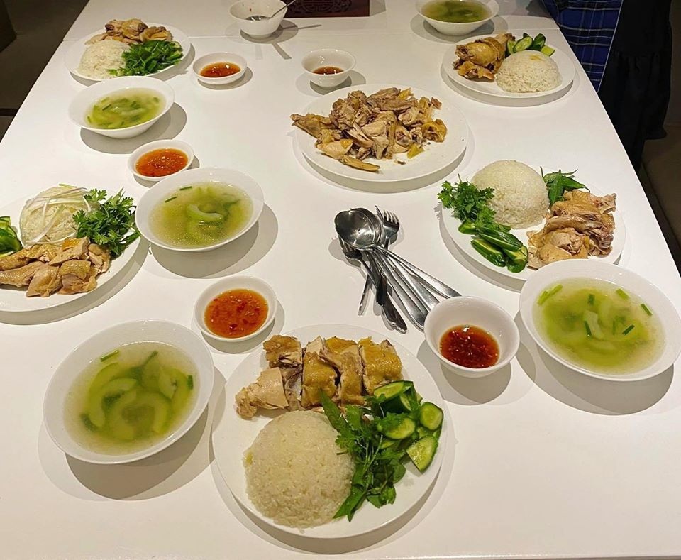 Cường Đôla và bà xã Trang Đàm sở hữu biệt thự triệu đô với gara để siêu xe - 6 Cường Đôla và bà xã Trang Đàm sở hữu biệt thự triệu đô với gara để siêu xe - 6