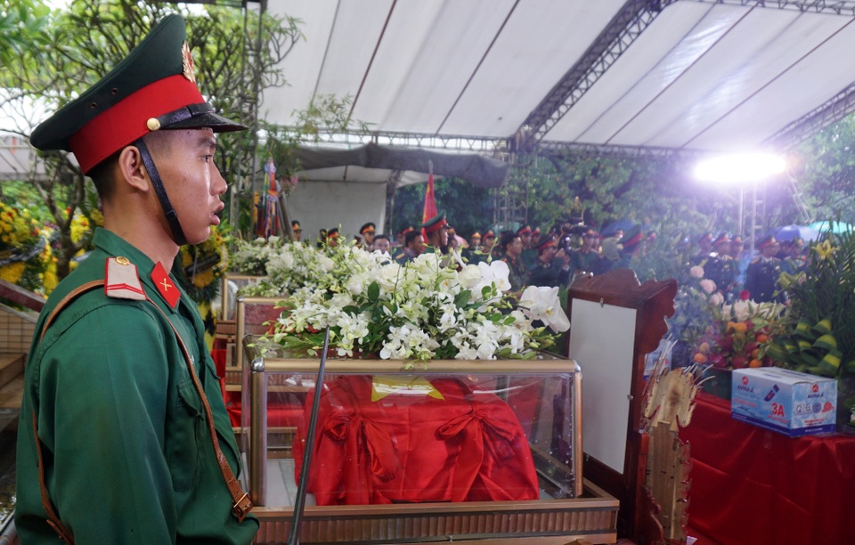 Hướng dẫn tuyển dụng vợ, con liệt sĩ Rào Trăng và Đoàn 337 vào quân đội - 1 Hướng dẫn tuyển dụng vợ, con liệt sĩ Rào Trăng và Đoàn 337 vào quân đội - 1
