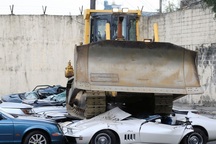 Tổng thống Philippines lệnh nghiền nát hàng chục xe sang