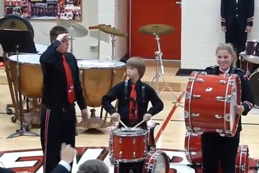 Hành động yêu nước gây "sốt" của một cậu bé Mỹ