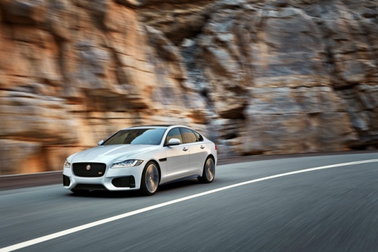 Jaguar XF 2017 - Đẳng cấp hoàng gia Anh quốc