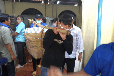 Hàng nghìn người phục vụ bếp chay dịp đại lễ Cao Đài Tòa Thánh Tây Ninh