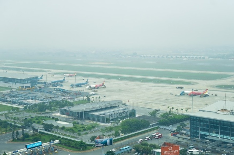 Máy bay không thể hạ cánh xuống Nội Bài vì sương mù dày đặc - 1 Máy bay không thể hạ cánh xuống Nội Bài vì sương mù dày đặc - 1