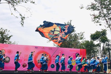 Pont De Long Bien thu hút giới trẻ đến trải nghiệm văn hóa Nhật Bản