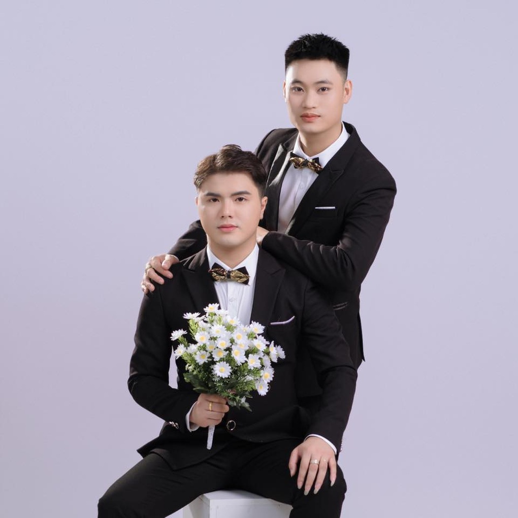 Đám cưới của hai chàng trai ở Yên Bái khiến nhiều người bật khóc - 1
