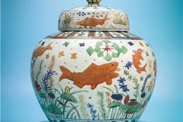 Chiếc bình cổ vừa được bán giá 622 tỷ đồng gây choáng có gì đặc biệt?