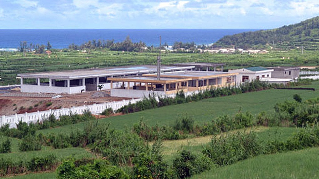 Công nhân rơi từ đỉnh lò đốt rác xuống đất tử vong - 1 Công nhân rơi từ đỉnh lò đốt rác xuống đất tử vong - 1