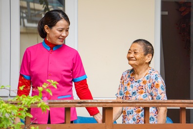 Người con của thương binh thành “con gái” chung của hàng chục người có công