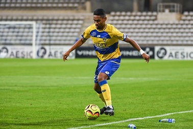 Ngôi sao Việt kiều sang Mỹ thi đấu, sắp đối đầu với Lee Nguyễn