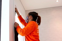 Dịch vụ dọn nhà cuối năm: Càng sát Tết giá càng "chát"