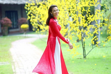 Người mẫu Anh Thư: "Tôi học cách cười nhiều hơn mỗi ngày"