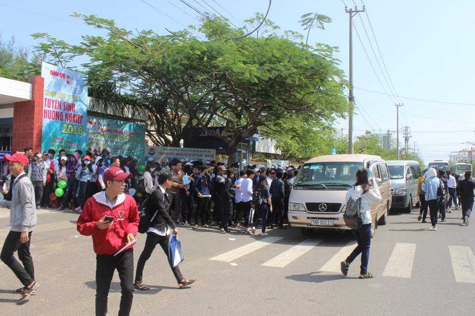 Phú Yên cho HS, SV nghỉ học đến hết tháng 2, chuẩn bị kế hoạch học bù - 1 Phú Yên cho HS, SV nghỉ học đến hết tháng 2, chuẩn bị kế hoạch học bù - 1