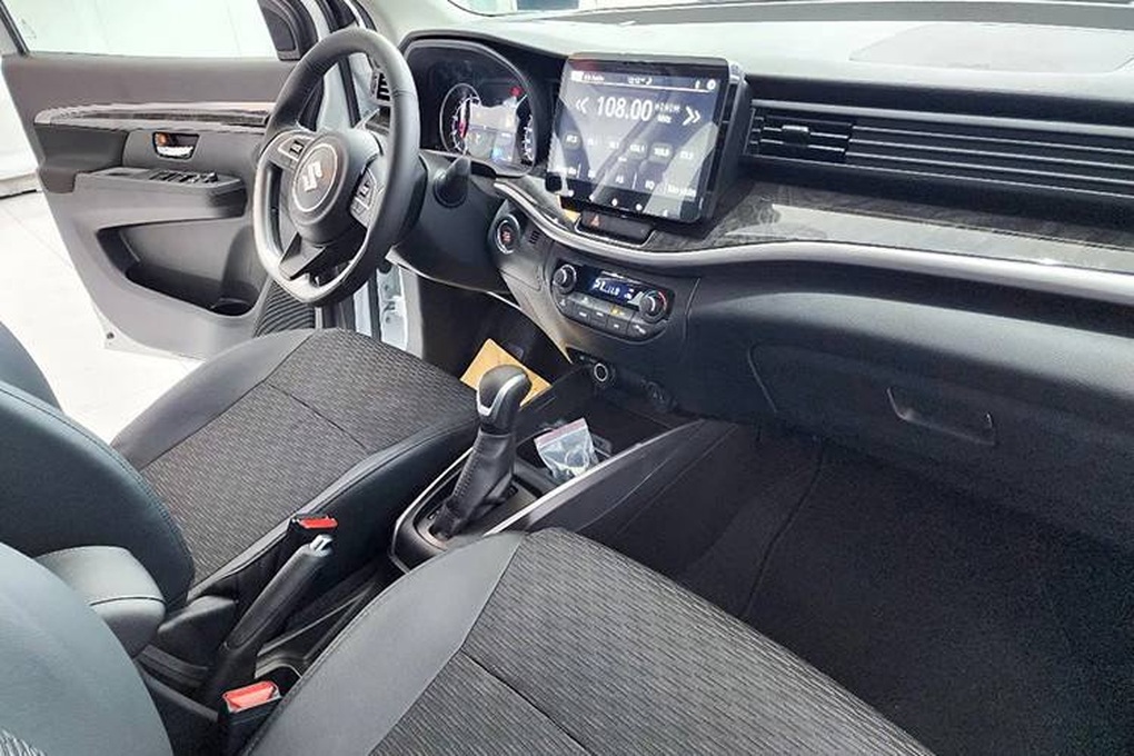 Vừa về đại lý, bản đặc biệt của Suzuki XL7 đã được giảm 70 triệu đồng - 3 Vừa về đại lý, bản đặc biệt của Suzuki XL7 đã được giảm 70 triệu đồng - 3