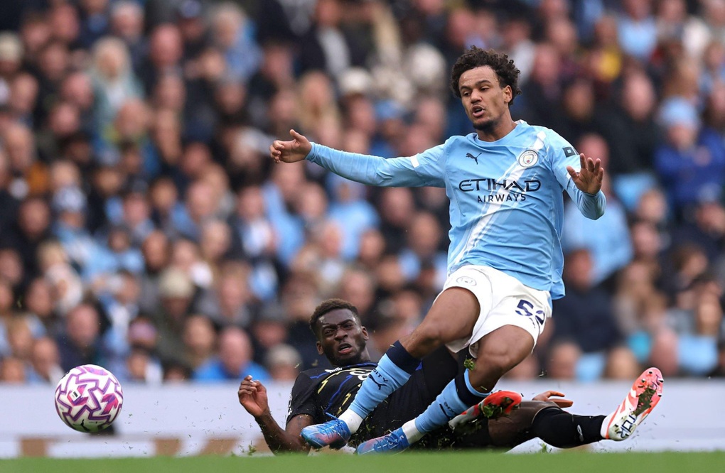 ពីរគ្រាប់របស់ Haaland ទម្លាក់ Everton, Man City ត្រឡប់ទៅកំពូលតារាងវិញ - ១ Cú đúp của Haaland nhấn chìm Everton, Man City trở lại ngôi đầu bảng - 1