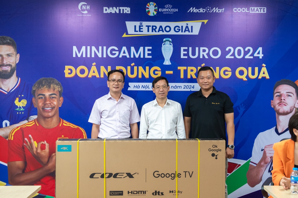 Dân trí trao thưởng độc giả trúng giải Dự đoán Euro 2024 - 1 Dân trí trao thưởng độc giả trúng giải Dự đoán Euro 2024 - 1