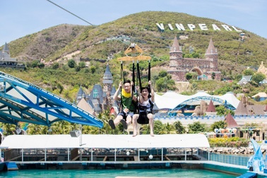 Đường trượt Zipline sở hữu 3 kỷ lục Việt Nam tại Vinpearl Nha Trang