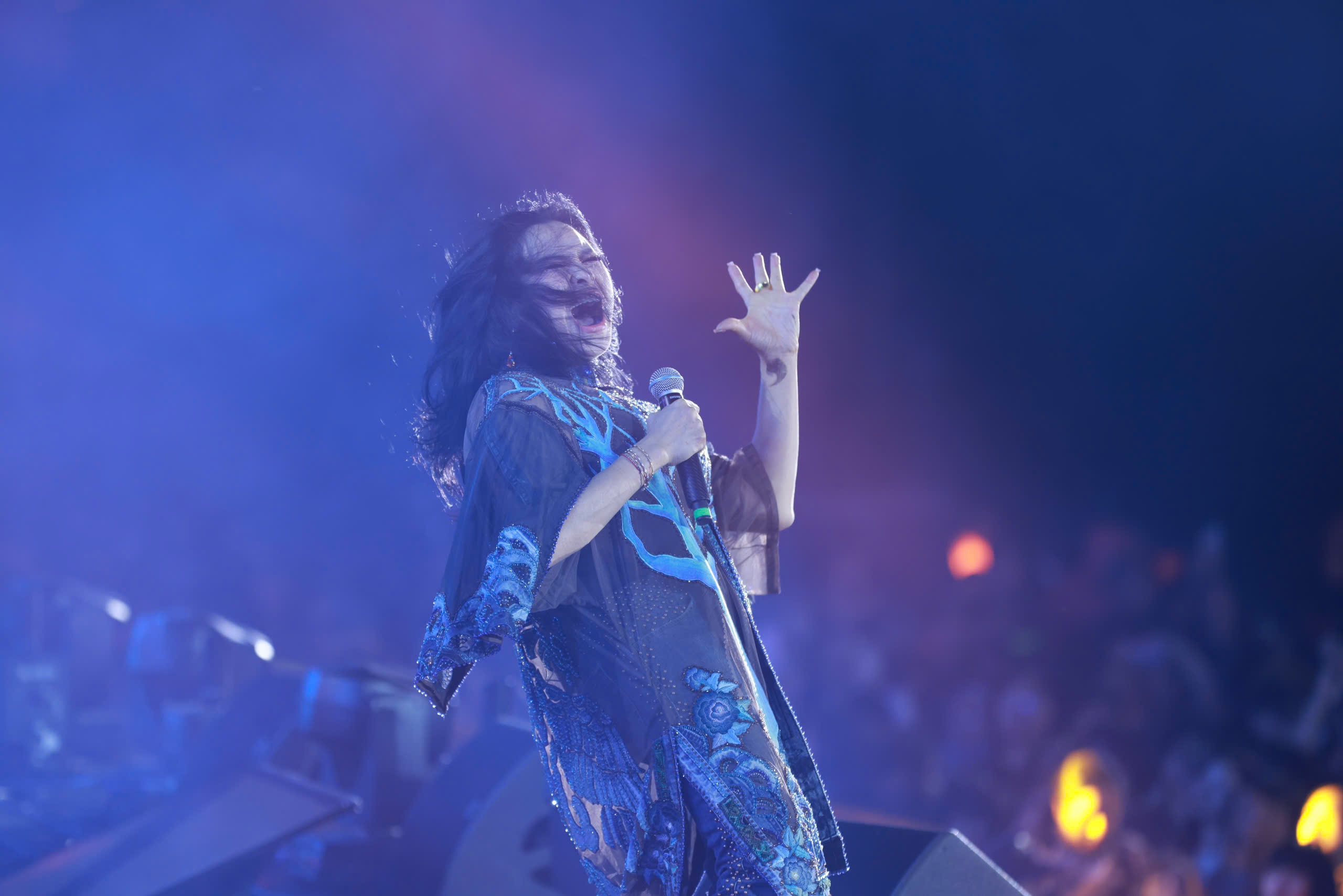 Ngu Cung upphetsade publiken i Hanoi med en serie berömda hits - 3 Ngũ Cung khiến khán giả Hà Nội phấn khích với loạt bản hit đình đám - 3