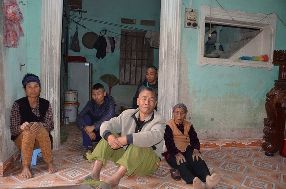 Hai cụ kề 90 tuổi nuôi con tâm thần được bạn đọc Dân trí giúp đỡ gần 90 triệu đồng - 3 Hai cụ kề 90 tuổi nuôi con tâm thần được bạn đọc Dân trí giúp đỡ gần 90 triệu đồng - 3