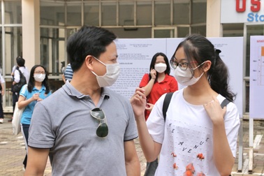 Đề thi Văn vào lớp 10 Chuyên KHXHNV: An toàn, không đánh đố học sinh