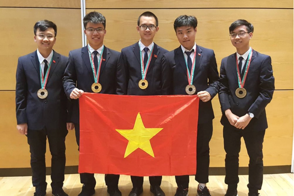 Dấu ấn 5 năm của Bộ trưởng Bộ GDĐT Phùng Xuân Nhạ - 4 Dấu ấn 5 năm của Bộ trưởng Bộ GDĐT Phùng Xuân Nhạ - 4