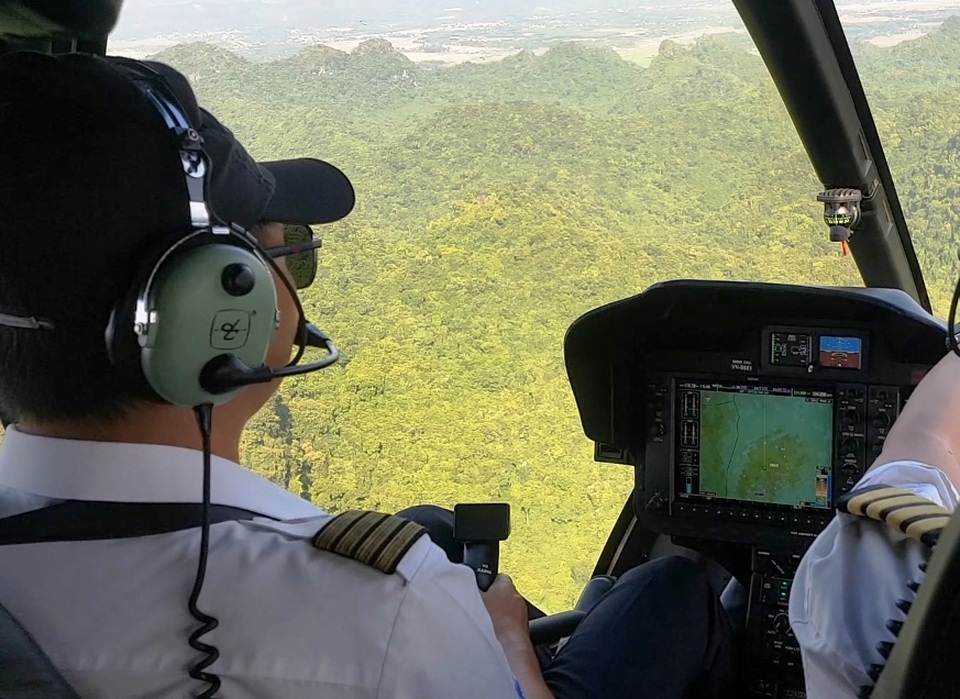 Di sản Tràng An “thu trọn trong tầm mắt” từ máy bay trực thăng - 2