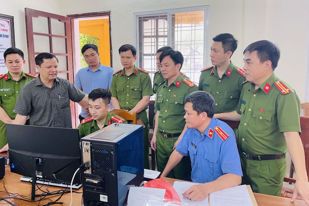 Tín dụng đen online và nỗi ám ảnh trò khủng bố đòi nợ - 2 Tín dụng đen online và nỗi ám ảnh trò khủng bố đòi nợ - 2