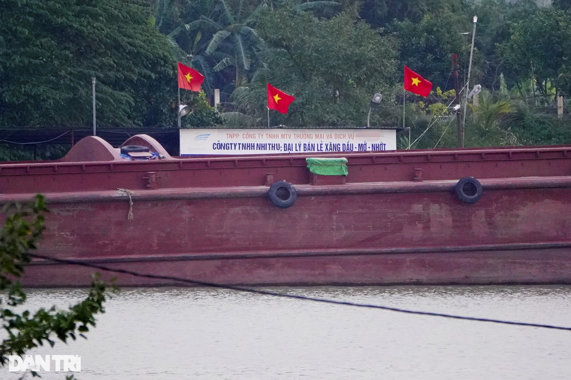 Kỳ 3: Lộ diện ông trùm cung cấp dầu lậu dọc tuyến sông Đuống - 4 Kỳ 3: Lộ diện ông trùm cung cấp dầu lậu dọc tuyến sông Đuống - 4
