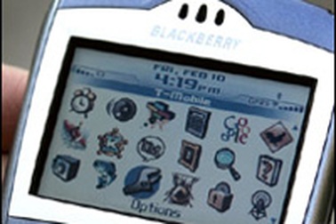 Nhân viên chính phủ Pháp bị cấm sử dụng Blackberry 