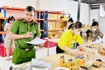 Nhiều vi phạm ở cơ sở kinh doanh đặc sản bán khoảng 1.000 sản phẩm mỗi ngày