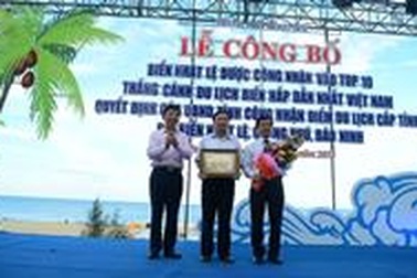 Biển Nhật Lệ lọt vào Top 10 điểm du lịch biển đẹp nhất Việt Nam