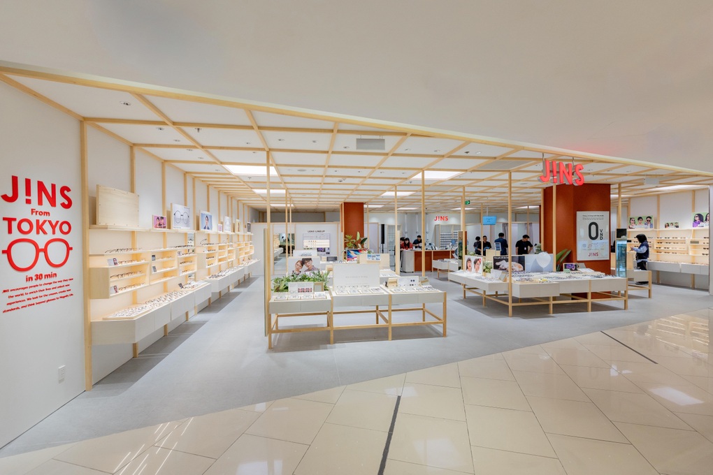 A JINS szemüvegmárka japán technológiát és szellemiséget hoz a vietnami vásárlóknak - 1 Thương hiệu kính mắt JINS đưa công nghệ và tinh thần Nhật Bản đến với khách hàng Việt - 1