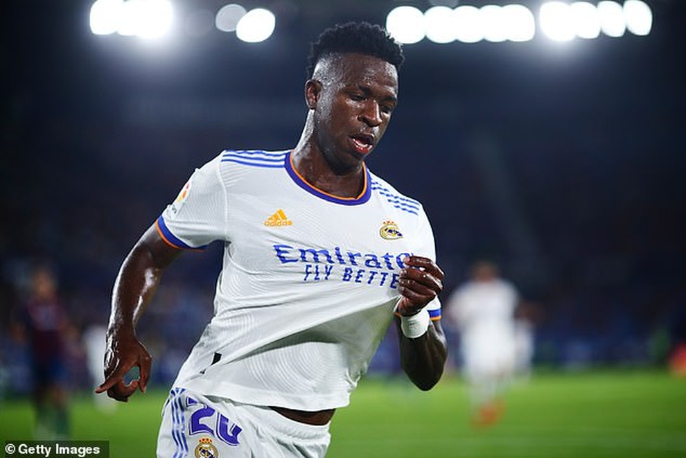 Real Madrid suýt trắng tay trong trận cầu mưa bàn thắng - 4 Real Madrid suýt trắng tay trong trận cầu mưa bàn thắng - 4