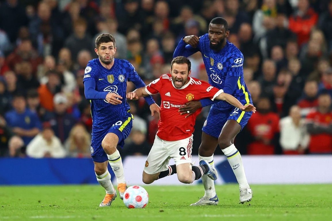 Ronaldo lần đầu ghi bàn vào lưới Chelsea, giúp Man Utd thoát thua - 2 Ronaldo lần đầu ghi bàn vào lưới Chelsea, giúp Man Utd thoát thua - 2