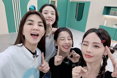 Chi Pu hé lộ hậu trường, tích cực quảng bá văn hóa Việt tại "Đạp gió 2023"