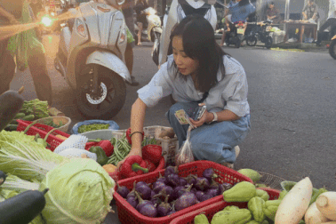 Cầm 200.000 đồng mua được gì ở chợ Hà Nội sau bão?