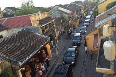 Chuyện Thủ tướng “xin lỗi người dân, mong người dân thông cảm”!