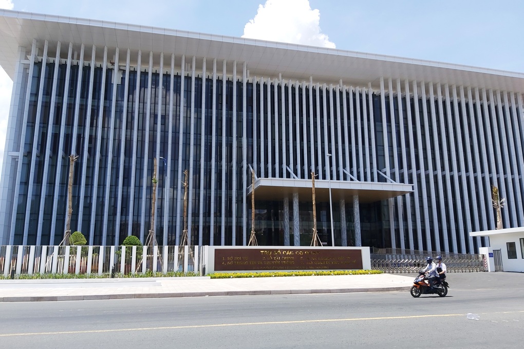 Tuyệt đối không tổ chức tiệc chia tay, liên hoan mừng sáp nhập - 1 Tuyệt đối không tổ chức tiệc chia tay, liên hoan mừng sáp nhập - 1
