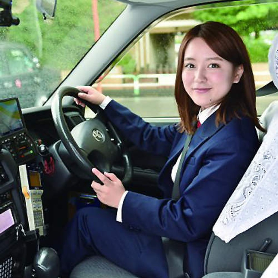 Cô gái lái taxi được mệnh danh xinh đẹp nóng bỏng nhất - 4 Cô gái lái taxi được mệnh danh xinh đẹp nóng bỏng nhất - 4