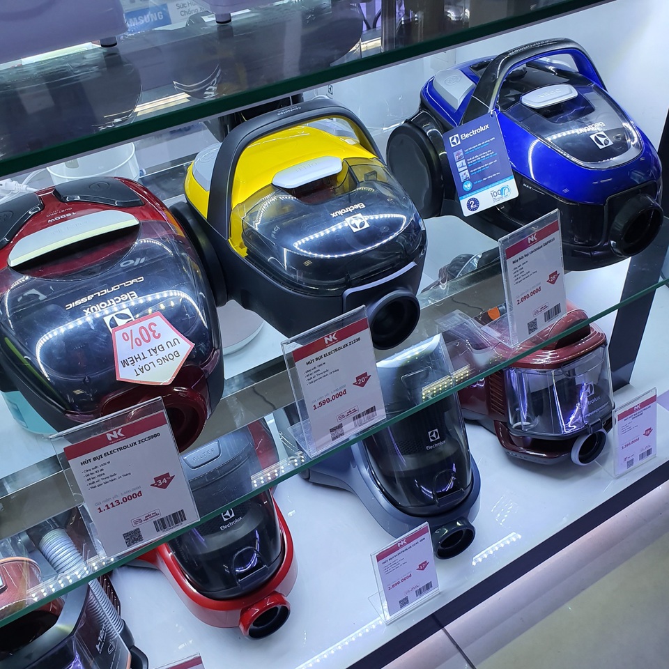 Black Friday: Hàng trưng bày đã hỏng, vẫn treo giảm giá sâu bán cho khách - 4 Black Friday: Hàng trưng bày đã hỏng, vẫn treo giảm giá sâu bán cho khách - 4