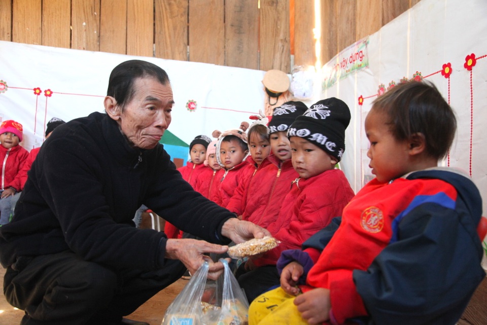 Báo Dân trí khởi công xây dựng trường Mầm non sát biên giới Việt - Lào - 10