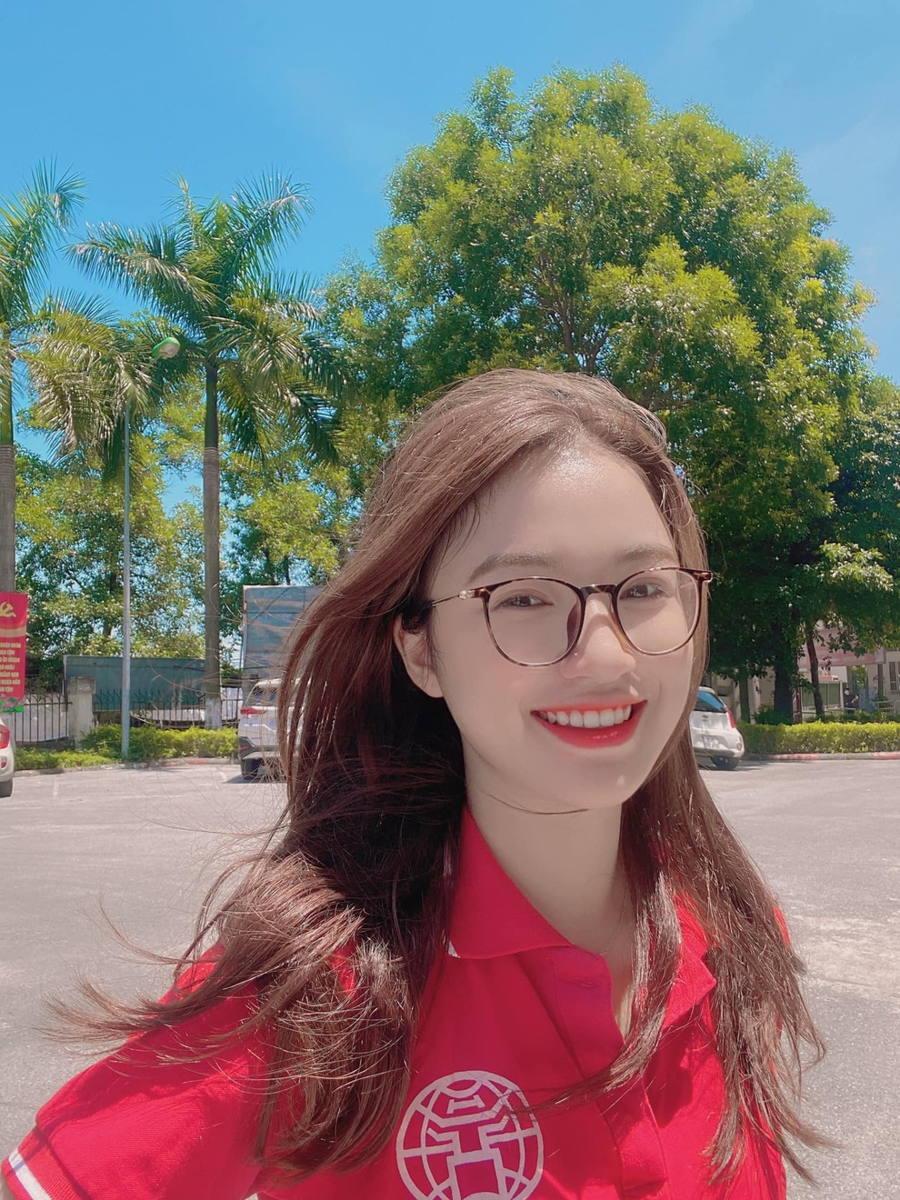 Cô giáo trường nghề xinh đẹp là gương mặt quảng cáo đắt show - 2 Cô giáo trường nghề xinh đẹp là gương mặt quảng cáo đắt show - 2