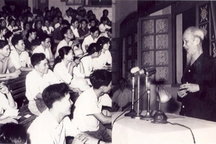 Bồi dưỡng cán bộ trẻ theo phong cách Hồ Chí Minh