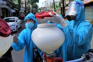 Theo chân "biệt đội" SOS đi "lùa" Covid-19 ở Tây Đô