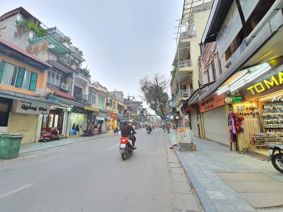 Bị trả mặt bằng hàng loạt, chủ nhà đất vàng phố cổ tung đủ chiêu câu kéo - 1 Bị trả mặt bằng hàng loạt, chủ nhà đất vàng phố cổ tung đủ chiêu câu kéo - 1