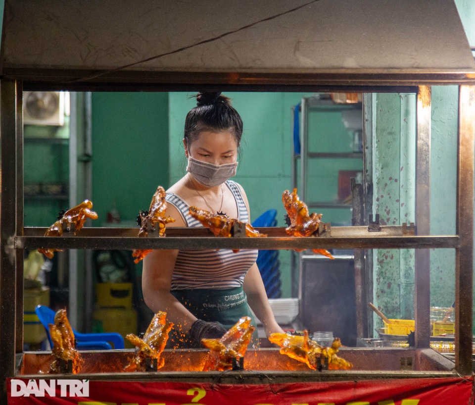 Bỏ việc kế toán đi bán thỏ nướng, cô gái trẻ sống khỏe - 1 Bỏ việc kế toán đi bán thỏ nướng, cô gái trẻ sống khỏe - 1