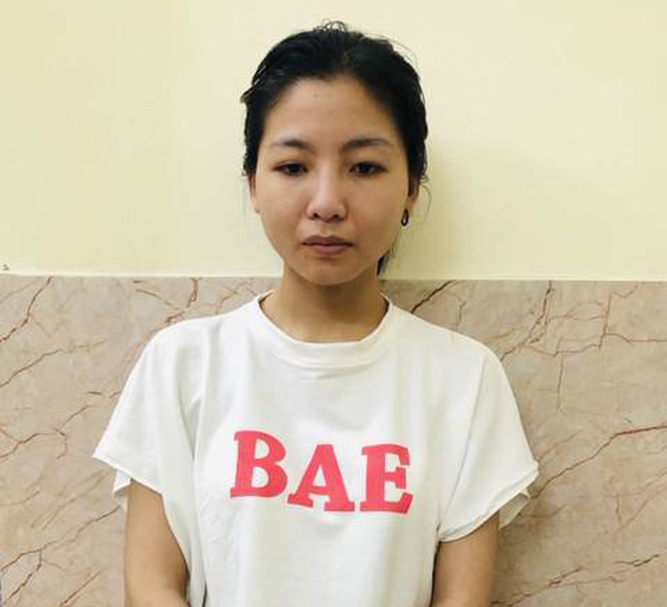 Gái ngành bay show giữa mùa dịch - 1 Gái ngành bay show giữa mùa dịch - 1