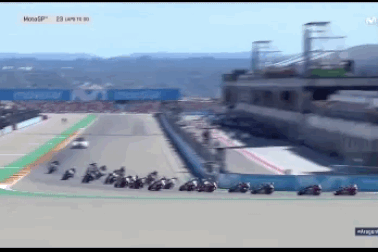 Xem lại tai nạn khiến Lorenzo phải bỏ dở chặng 14 MotoGP 2018